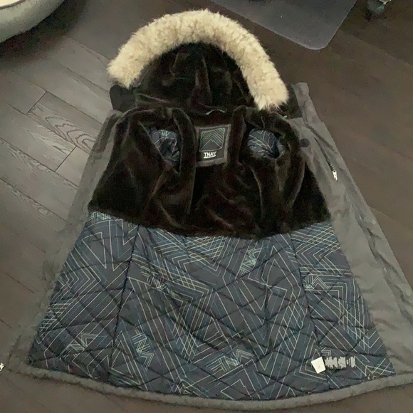 *SOLD* TNA Summit Parka EUC - Picture 6 of 12